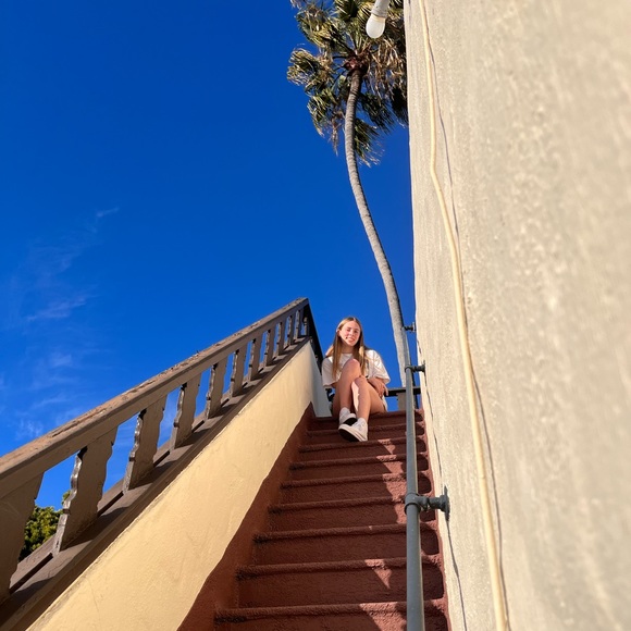 Meet your Posher, Helena - Picture 1 of 1